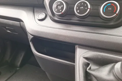 HV72ZHO Renault Trafic LL30 Blue dCi 130 Business+ Van Thumbnail #15