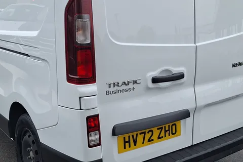 HV72ZHO Renault Trafic LL30 Blue dCi 130 Business+ Van Thumbnail #17