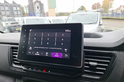 HV72ZHO Renault Trafic LL30 Blue dCi 130 Business+ Van Thumbnail #21