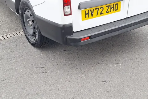 HV72ZHO Renault Trafic LL30 Blue dCi 130 Business+ Van Thumbnail #26