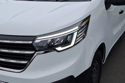 HV72ZHO Renault Trafic LL30 Blue dCi 130 Business+ Van Thumbnail #30