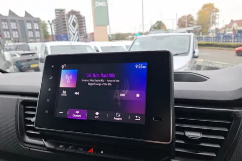 HV72ZHO Renault Trafic LL30 Blue dCi 130 Business+ Van Thumbnail #32