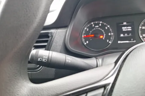 HV72ZHO Renault Trafic LL30 Blue dCi 130 Business+ Van Thumbnail #33