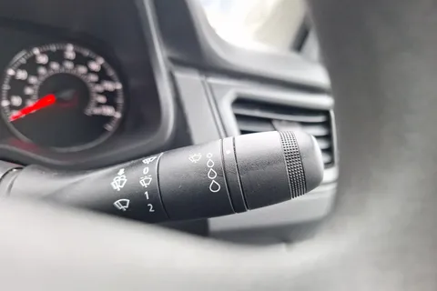 HV72ZHO Renault Trafic LL30 Blue dCi 130 Business+ Van Thumbnail #34