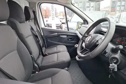 HV72ZHO Renault Trafic LL30 Blue dCi 130 Business+ Van Thumbnail #37