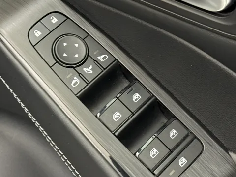 DS72WFM Nissan Qashqai 1.5 E-Power N-Connecta 5dr Auto Thumbnail #23