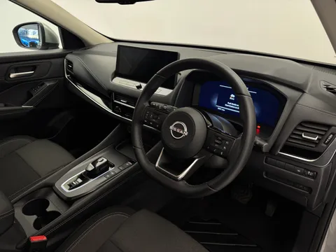 DS72WFM Nissan Qashqai 1.5 E-Power N-Connecta 5dr Auto Thumbnail #3