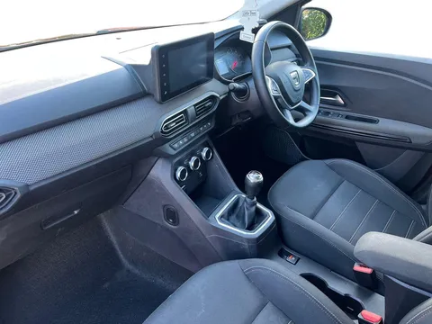 BL22OJE Dacia Jogger 1.0 TCe Extreme SE 5dr Thumbnail #4