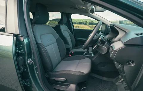  Dacia Jogger Hev Extreme hybrid 155 MY26 Thumbnail #8