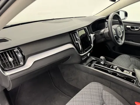 DX22LSZ Volvo V60 2.0 B4P Momentum 5dr Auto [7 speed] Thumbnail #14