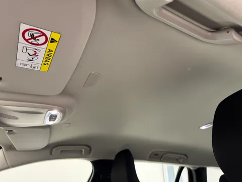 DX22LSZ Volvo V60 2.0 B4P Momentum 5dr Auto [7 speed] Thumbnail #25