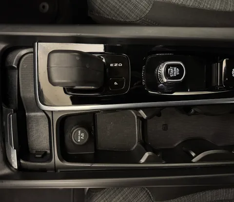 DX22LSZ Volvo V60 2.0 B4P Momentum 5dr Auto [7 speed] Thumbnail #15