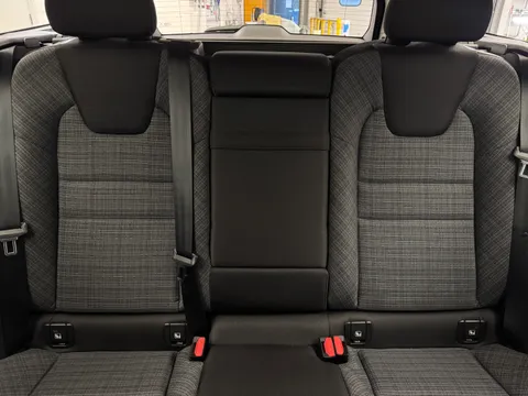 DX22LSZ Volvo V60 2.0 B4P Momentum 5dr Auto [7 speed] Thumbnail #26