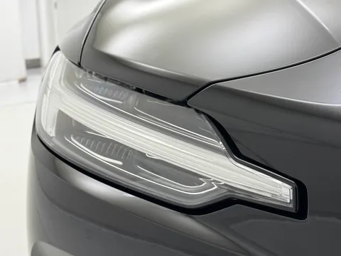 DX22LSZ Volvo V60 2.0 B4P Momentum 5dr Auto [7 speed] Thumbnail #39