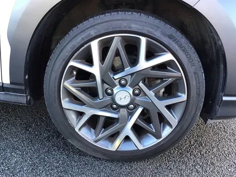 4 of 19 for HYUNDAI KONA 1.6 GDi Hybrid Premium 5dr DCT - ZERO DEPOSIT FINANCE & CASHBACK AVAILABLE