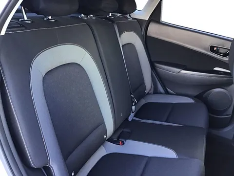 9 of 19 for HYUNDAI KONA 1.6 GDi Hybrid Premium 5dr DCT - ZERO DEPOSIT FINANCE & CASHBACK AVAILABLE