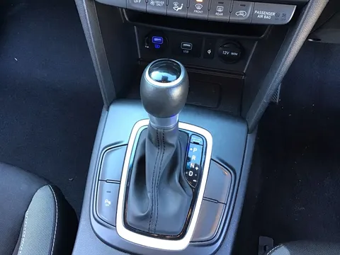 12 of 19 for HYUNDAI KONA 1.6 GDi Hybrid Premium 5dr DCT - ZERO DEPOSIT FINANCE & CASHBACK AVAILABLE