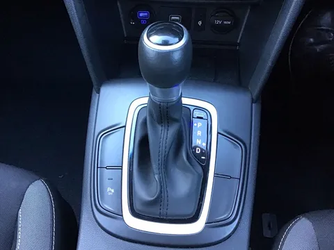 13 of 19 for HYUNDAI KONA 1.6 GDi Hybrid Premium 5dr DCT - ZERO DEPOSIT FINANCE & CASHBACK AVAILABLE