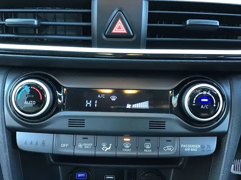 17 of 19 for HYUNDAI KONA 1.6 GDi Hybrid Premium 5dr DCT - ZERO DEPOSIT FINANCE & CASHBACK AVAILABLE