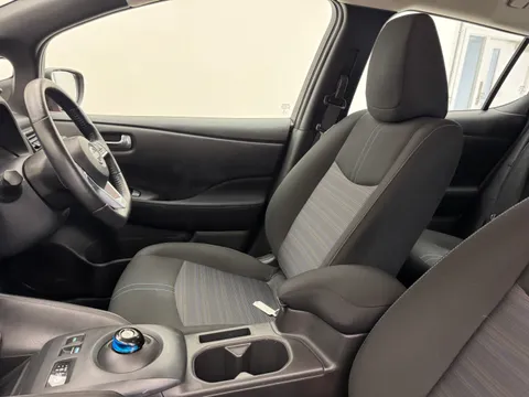 YH72POF Nissan LEAF 110kW Acenta 39kWh 5dr Auto Thumbnail #15