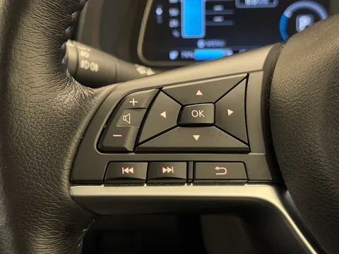 YH72POF Nissan LEAF 110kW Acenta 39kWh 5dr Auto Thumbnail #21