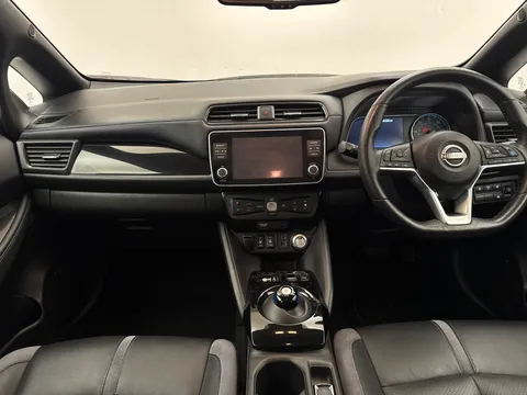 WR72KHU Nissan LEAF 110kW Tekna 39kWh 5dr Auto Thumbnail #3