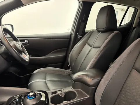 WR72KHU Nissan LEAF 110kW Tekna 39kWh 5dr Auto Thumbnail #15