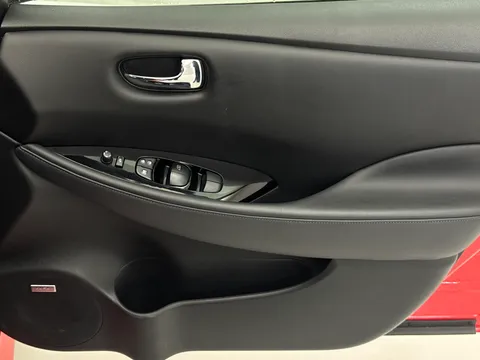 WR72KHU Nissan LEAF 110kW Tekna 39kWh 5dr Auto Thumbnail #19