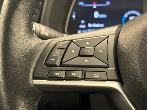 WR72KHU Nissan LEAF 110kW Tekna 39kWh 5dr Auto Thumbnail #22