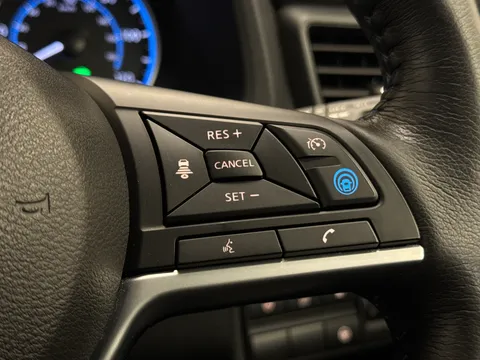 WR72KHU Nissan LEAF 110kW Tekna 39kWh 5dr Auto Thumbnail #23