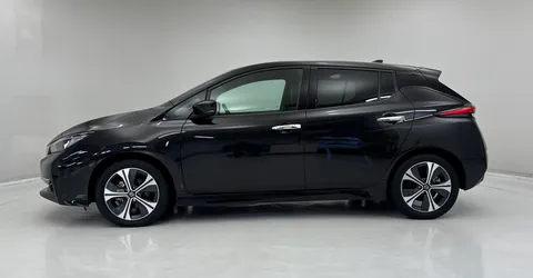 DN71XYS Nissan LEAF 110kW Tekna 40kWh 5dr Auto Thumbnail #6