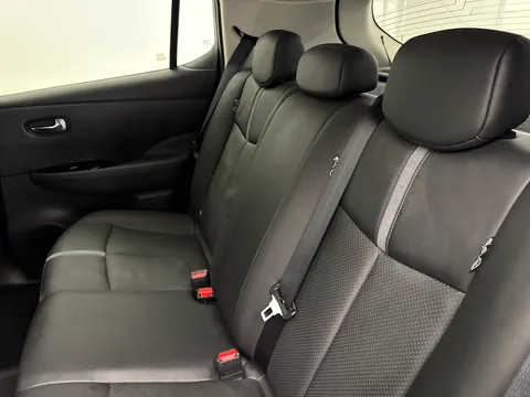 DN71XYS Nissan LEAF 110kW Tekna 40kWh 5dr Auto Thumbnail #12
