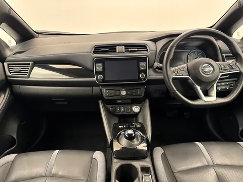 DN71XYS Nissan LEAF 110kW Tekna 40kWh 5dr Auto Thumbnail #3
