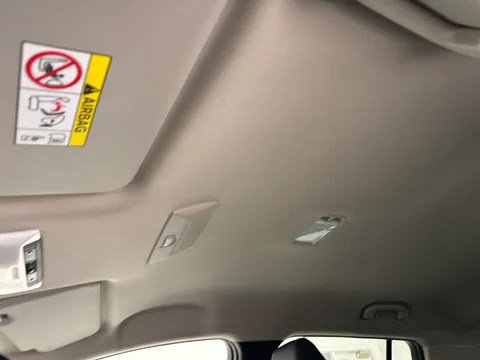 DN71XYS Nissan LEAF 110kW Tekna 40kWh 5dr Auto Thumbnail #16