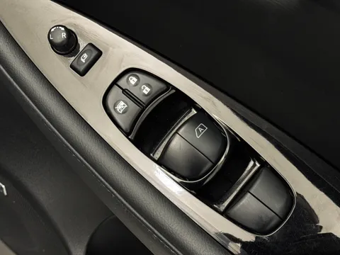 DN71XYS Nissan LEAF 110kW Tekna 40kWh 5dr Auto Thumbnail #20