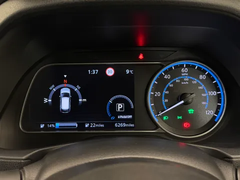 DN71XYS Nissan LEAF 110kW Tekna 40kWh 5dr Auto Thumbnail #28