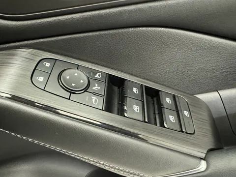 VK22AUP Nissan Qashqai 1.3 DiG-T MH N-Connecta 5dr Thumbnail #17