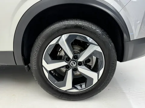 VK22AUP Nissan Qashqai 1.3 DiG-T MH N-Connecta 5dr Thumbnail #33