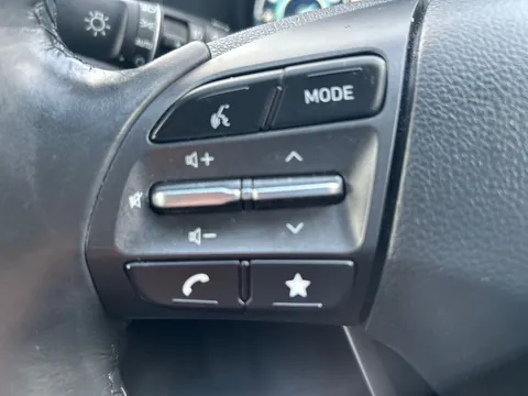 WV71MWL Hyundai Kona 1.0 TGDi 48V MHEV Premium 5dr Thumbnail #21