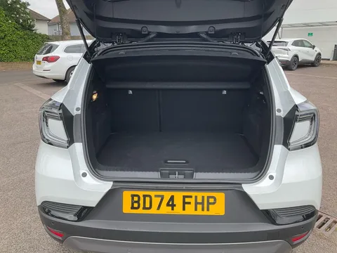 BD74FHP Renault Captur 1.6 E-Tech Full Hybrid 145 Esprit Alpine 5dr Auto Thumbnail #23