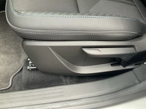 BD74FHP Renault Captur 1.6 E-Tech Full Hybrid 145 Esprit Alpine 5dr Auto Thumbnail #27