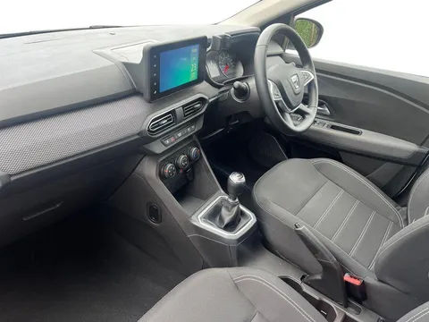 BL22LVC Dacia Sandero 1.0 TCe Comfort 5dr Thumbnail #3