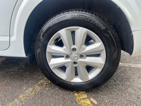 BL22LVC Dacia Sandero 1.0 TCe Comfort 5dr Thumbnail #4