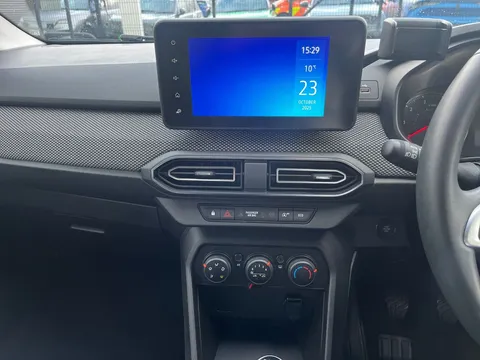 BL22LVC Dacia Sandero 1.0 TCe Comfort 5dr Thumbnail #23