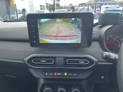 BL22LVC Dacia Sandero 1.0 TCe Comfort 5dr Thumbnail #31