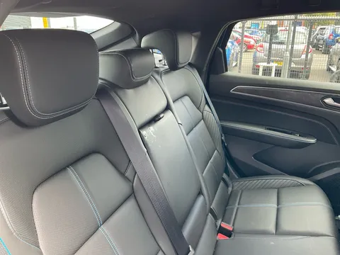 DU74WZO Renault ARKANA 1.6 E-Tech FHEV 145 Esprit Alpine 5dr Auto Thumbnail #9