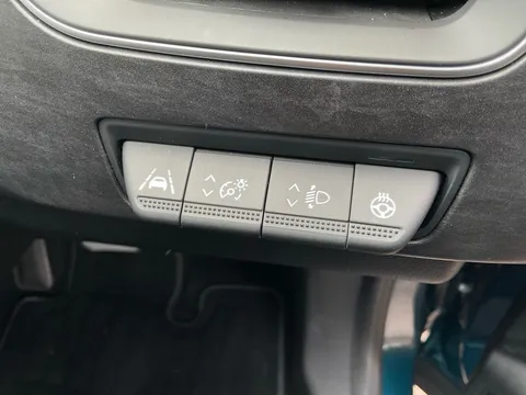 DU74WZO Renault ARKANA 1.6 E-Tech FHEV 145 Esprit Alpine 5dr Auto Thumbnail #20