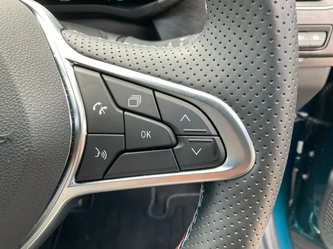 DU74WZO Renault ARKANA 1.6 E-Tech FHEV 145 Esprit Alpine 5dr Auto Thumbnail #21