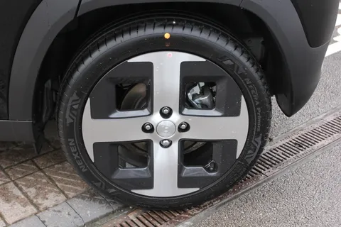 DC25OUW Hyundai Inster 85kW 02 49kWh 5dr Auto Thumbnail #27