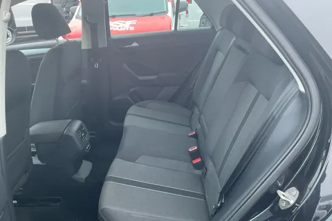 DY72FFV Volkswagen T-Roc 1.0 TSI Life 5dr Thumbnail #10